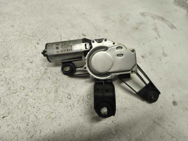 MOTEUR ESSUIE GLACE ARRIERE SKODA BREAK - Vue 2